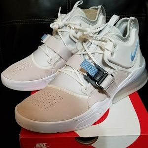 **NIKE AIR FORCE MAX 270**